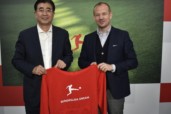 宋凯会面国际足联高层 共商合作大计