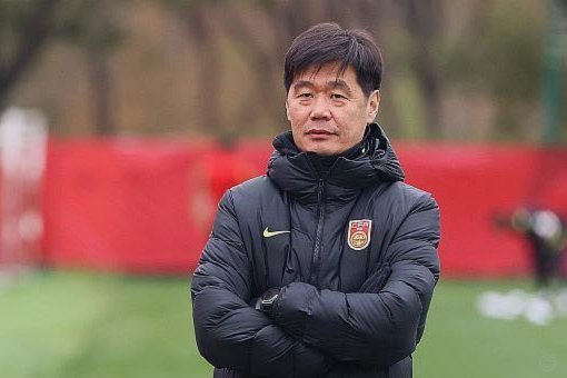 洪明甫执教水平或逊于李霄鹏