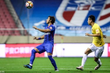 申花7-1狂胜玉昆 拉唐戴帽特谢拉三助攻闪耀全场