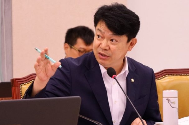 徐彬留洋规划存疑：专家提醒，调整赛道才是当务之急