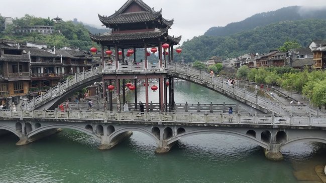 成都蓉城主场能击败大连吗？